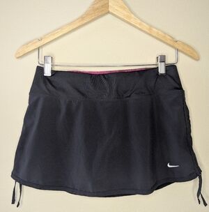Black Nike Athletic Skort Dri-Fit w/black and pink shorts Size Small Sides Ties